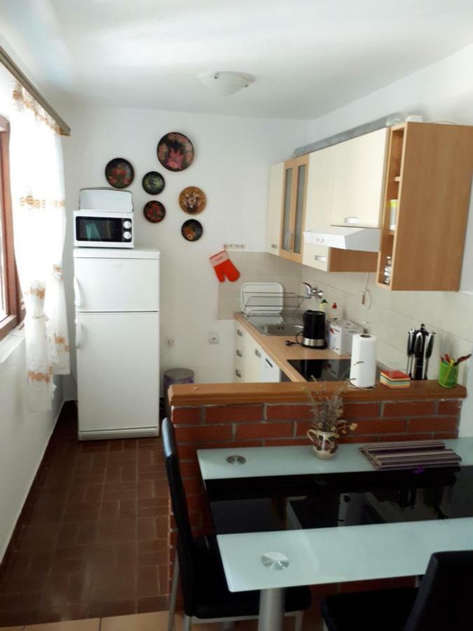Apartament Apartman Fox Pirovac Zewnętrze zdjęcie